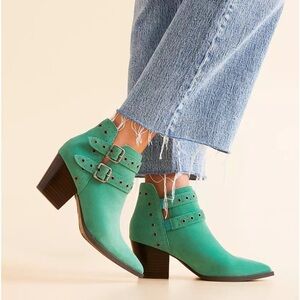 Naughty Monkey Elsa Leather Western Ankle Boots Size 9